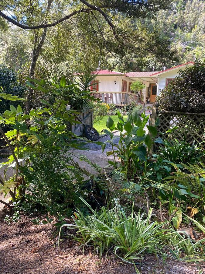 Twin Totara Cottage Upper Hutt Dış mekan fotoğraf
